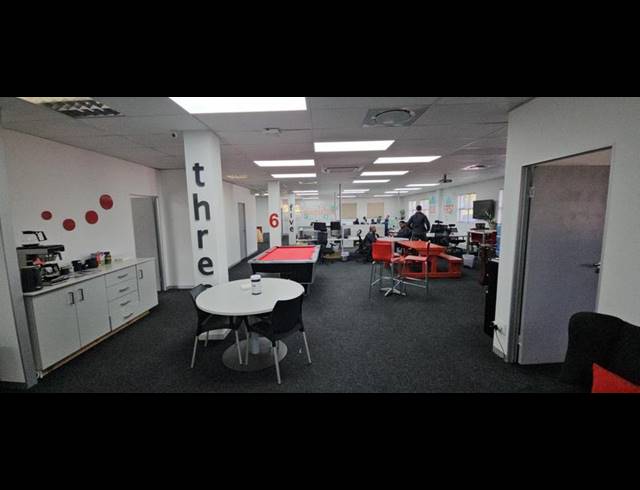 BUSINESS PROPERTY TO RENT IN HALFWAY GARDENS